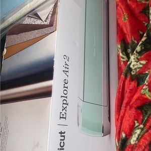 Like New Cricut Explorer Air 2